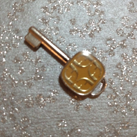 FOSSIL (RARE!) HANG TAG/KEY ๐ FOB REPLACEMENT; METAL/ENAMEL CAMEL/GOLD CHARM - Picture 5 of 5